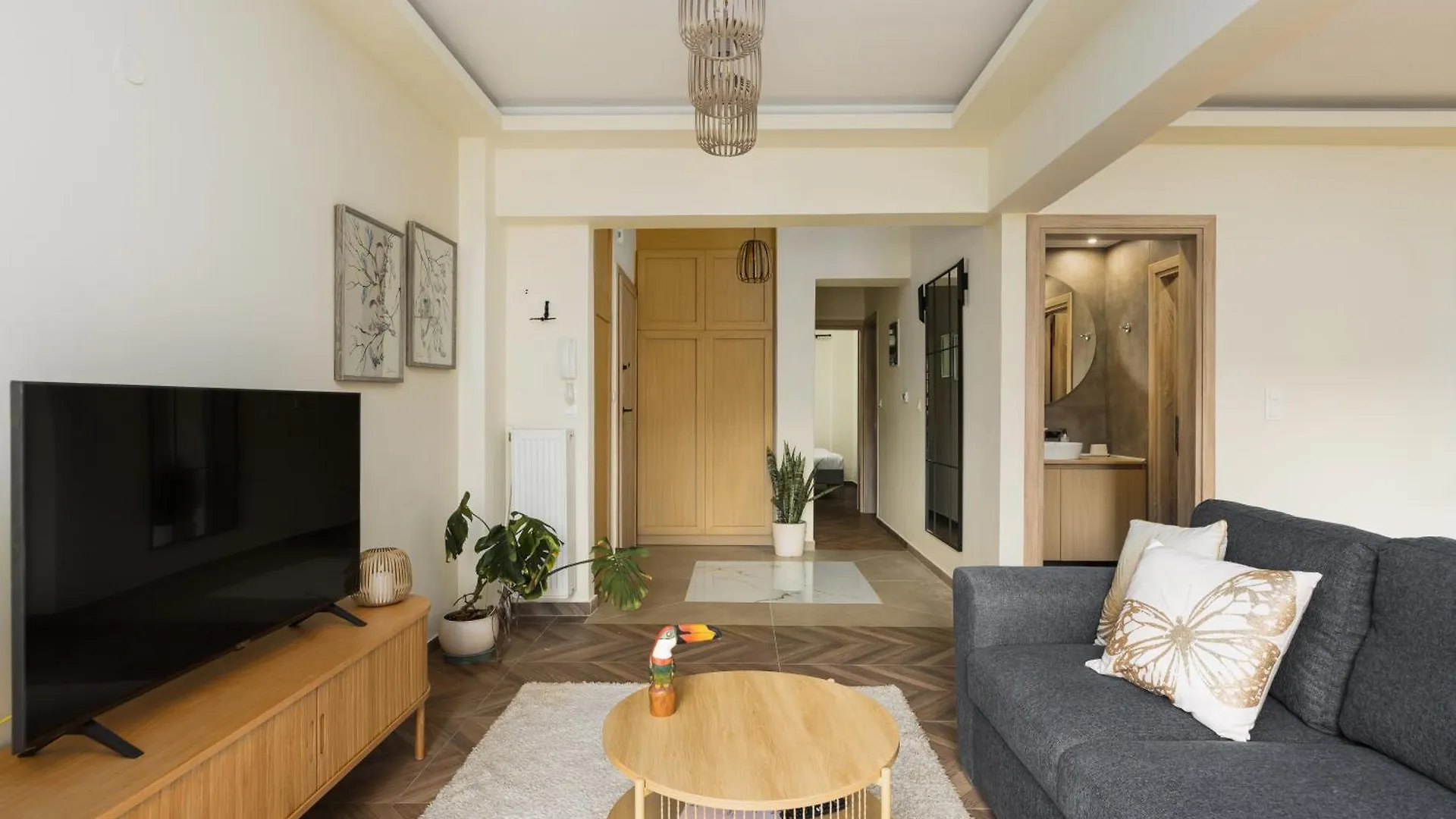 Oak Tree By Halu! Modern Two Bedroom Apartment テッサロニキ